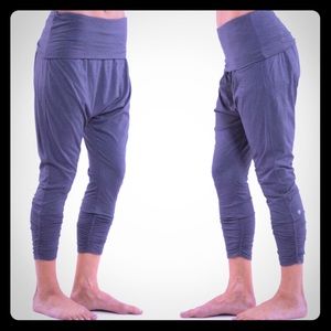 Lululemon Hot ‘N Sweaty Crop Harem Gray Coal 4